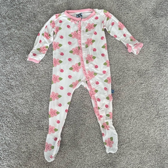 Kickee Pants Button Footie 6-12 - Picture 2 of 4